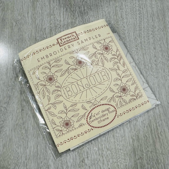 Colorful Embroidery Floss Set with Pattern - Picture 2 of 3